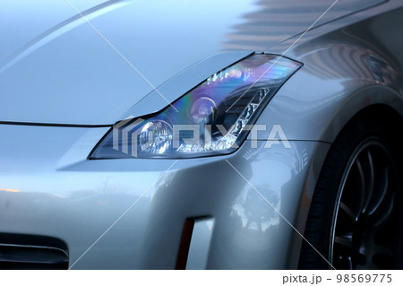 車のヘッドライト　イメージ 98569775
