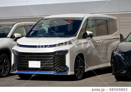 ミニバン　イメージ 98569802