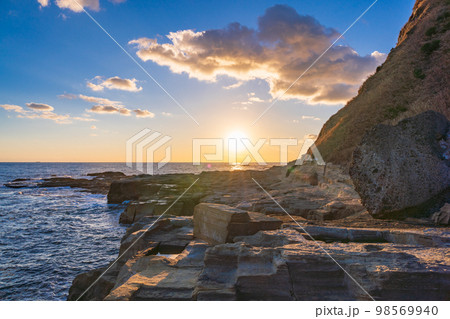 （静岡県）南伊豆入間千畳敷・夕景 98569940