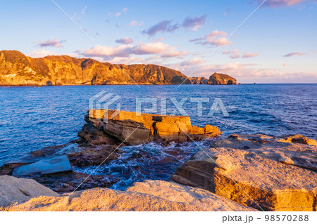 (静岡県)南伊豆入間千畳敷 夕景 (静岡県)南伊豆入間千畳敷 夕景 98570288