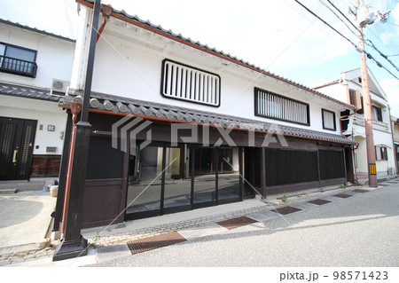 龍野のまちなみ　美しい和レトロな商家　兵庫県たつの市龍野町 98571423