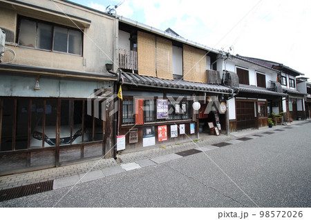 龍野のまちなみ　ギャラリータル林・井戸糀店・たかや酒店　兵庫県たつの市龍野町 98572026