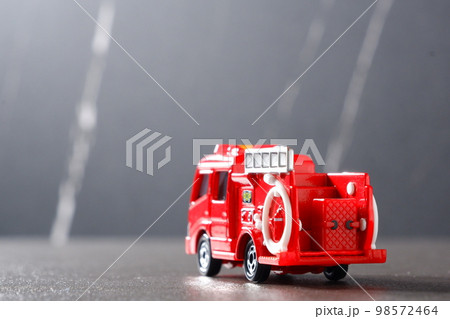 消防車（消防ポンプ自動車） 98572464