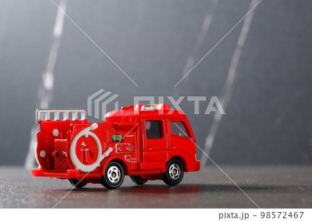 消防車（消防ポンプ自動車） 98572467