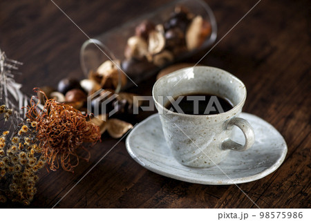 コーヒーと木の実のドライフラワー コーヒーと木の実のドライフラワー 98575986