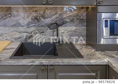 Black Kitchen Sink 98576626