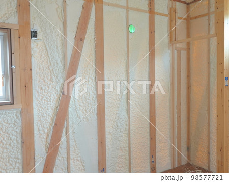 住宅の吹付断熱工事発砲ウレタン15 住宅の吹付断熱工事発砲ウレタン15 98577721