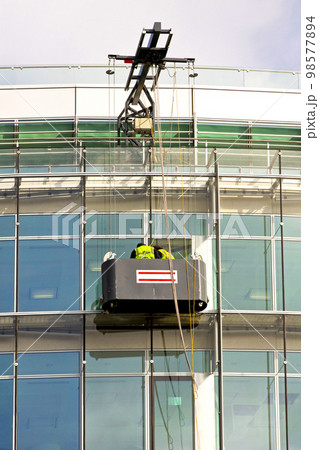 Window washing 98577894