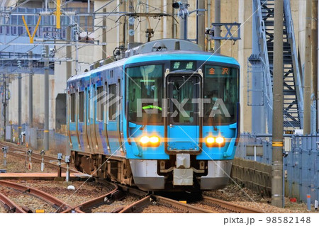 【IRいしかわ鉄道】森本駅 521系 【IRいしかわ鉄道】森本駅 521系 98582148