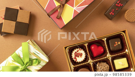 チョコレートギフト、バレンタインなど 98585339