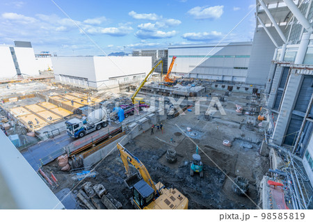 《福岡県》増改築工事中の福岡空港国際線ターミナルビル（2023年1月撮影） 98585819