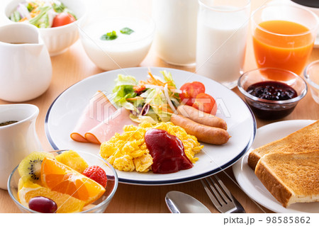 朝食のイメージ〜洋食 98585862