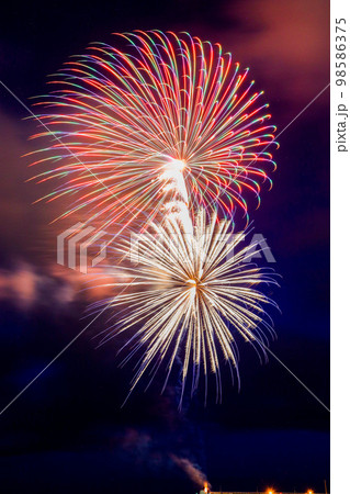 虹色に光る空の花 虹色に光る空の花 98586375