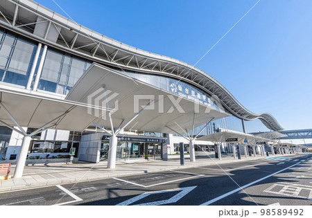 宮城県　快晴の仙台国際空港 98589492