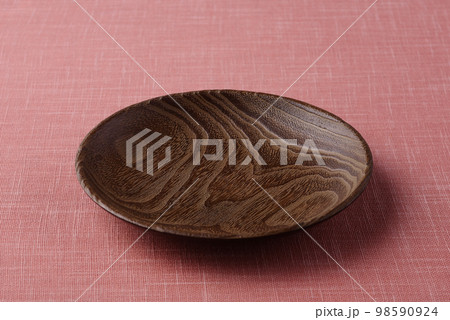 木皿の背景素材 98590924