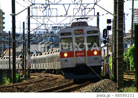 ステンレスの名車…東急8500系 ステンレスの名車…東急8500系 98595211