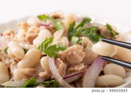 白いんげん豆とツナのサラダ 白いんげん豆とツナのサラダ 98600885