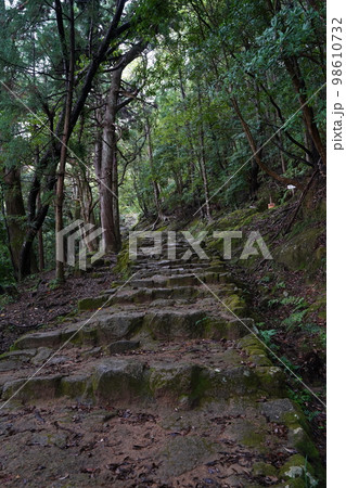 熊野三山、神倉神社、かみくらじんじゃ、熊野、くまの、かみくら、じんじゃ、かんのくら、熊野速玉大社、は 熊野三山、神倉神社、かみくらじんじゃ、熊野、くまの、かみくら、じんじゃ、かんのくら、熊野速玉大社、は 98610732