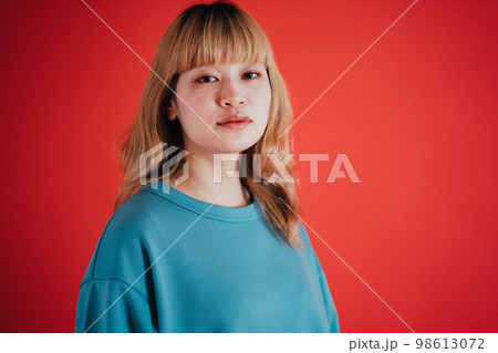 ファッションポートレート（女性） 98613072