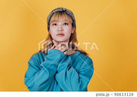 ファッションポートレート（女性） 98613116