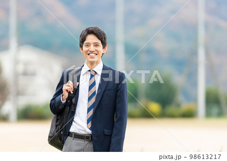 高校生 男子 学校 高校生 男子 学校 98613217