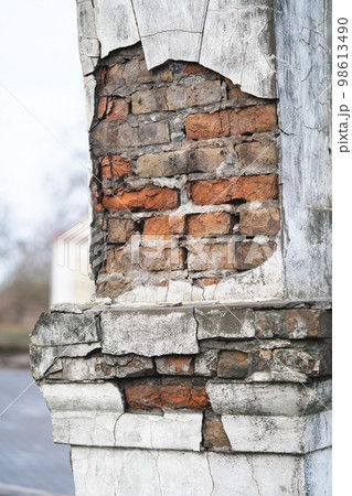 texture of old cracked and destroyed red brick wall texture of old cracked and destroyed red brick wall 98613490