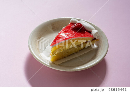 【デザート素材】いちごのタルトケーキ【食べ物素材】 【デザート素材】いちごのタルトケーキ【食べ物素材】 98616441