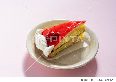 【デザート素材】いちごのタルトケーキ【食べ物素材】 【デザート素材】いちごのタルトケーキ【食べ物素材】 98616442