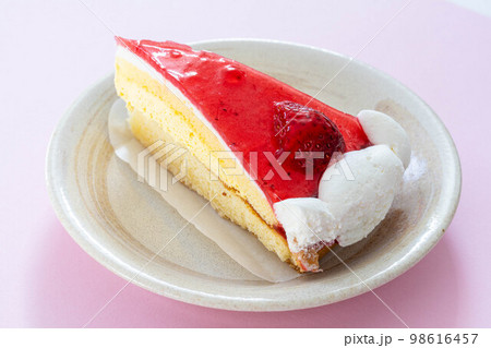 【デザート素材】いちごのタルトケーキ【食べ物素材】 98616457