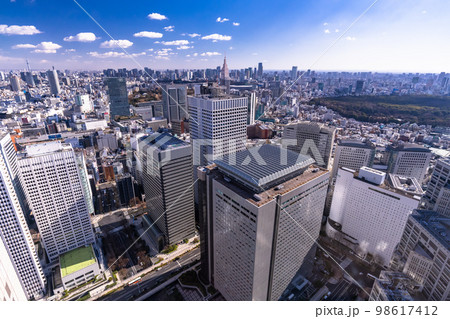 《東京都》東京都市風景・新宿からのぞむ眺望 《東京都》東京都市風景・新宿からのぞむ眺望 98617412
