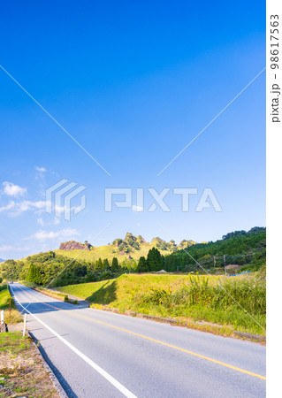 らくだ山　月廻り公園周辺　国道265号線から観える　らくだ山　(阿蘇郡高森町) 98617563