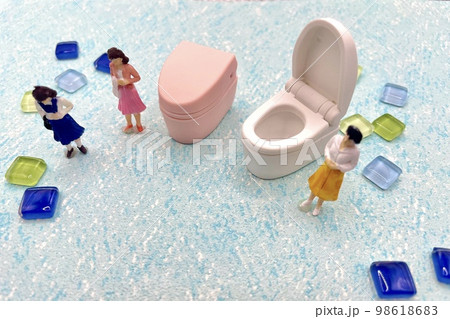 女性とトイレの悩み・問題 98618683