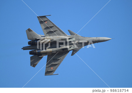 インド空軍スホーイSu-30MKI旋回 インド空軍スホーイSu-30MKI旋回 98618754