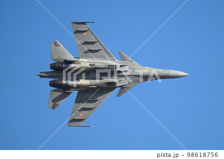 インド空軍スホーイSu-30MKI旋回 インド空軍スホーイSu-30MKI旋回 98618756
