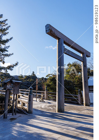 伊勢神宮 宇治橋 雪景色 伊勢神宮 宇治橋 雪景色 98619123