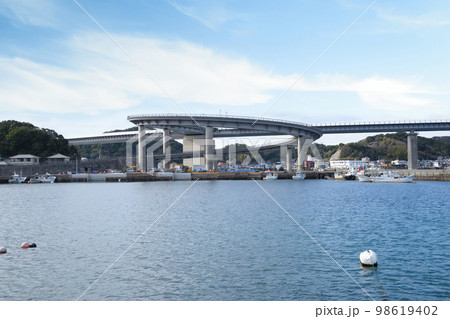 牛深ハイヤ大橋と下須島ランプ橋 牛深ハイヤ大橋と下須島ランプ橋 98619402