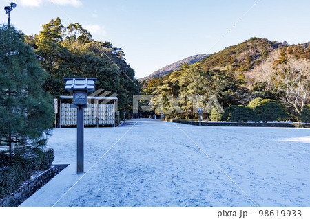雪の伊勢神宮 内宮 雪の伊勢神宮 内宮 98619933