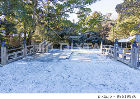雪の伊勢神宮　内宮 98619936