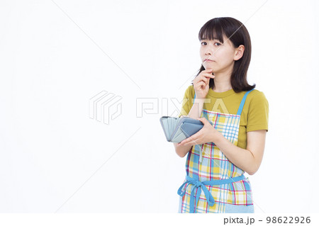 生活費に困る30代の主婦 生活費に困る30代の主婦 98622926