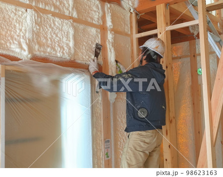 住宅の吹付断熱工事発砲ウレタン23 98623163