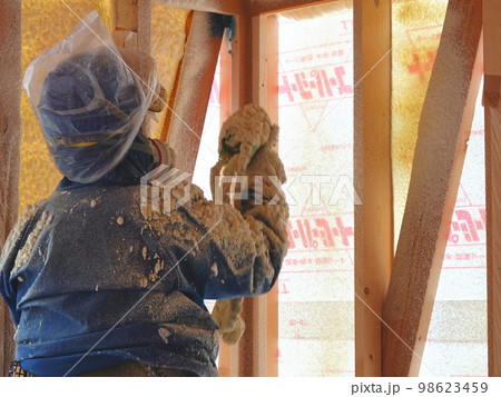 住宅の吹付断熱工事発砲ウレタン26 住宅の吹付断熱工事発砲ウレタン26 98623459