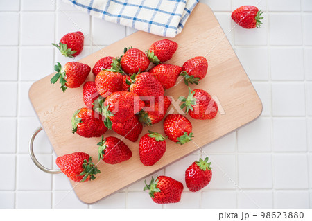 いちご-とちおとめ 98623880