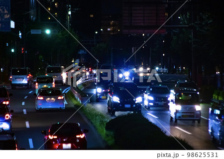 夜の青梅街道・東伏見周辺の交通【夜景イメージ】 98625531