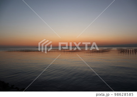 海　海釣り　漁船　ヨット　堤防釣り　 98628585