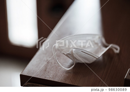 使用済みのマスク 98630089