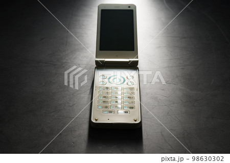 携帯電話 ガラケー 98630302