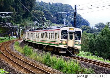 ハムサンド電車♪信越線を力走する…107系電車 ハムサンド電車♪信越線を力走する…107系電車 98631176