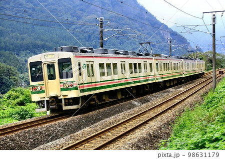 ハムサンド電車♪信越線を力走する…107系電車 ハムサンド電車♪信越線を力走する…107系電車 98631179