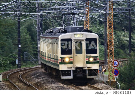 ハムサンド電車♪信越線を力走する…107系電車 ハムサンド電車♪信越線を力走する…107系電車 98631183