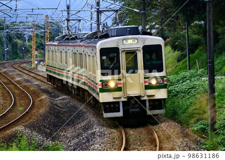 ハムサンド電車♪信越線を力走する…107系電車 98631186
